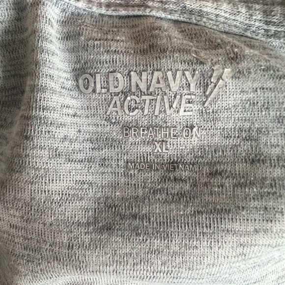 Old Navy Active Breath On Long Sleeve Gray Work Out Top - Picture 8 of 8